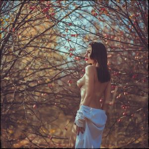 Justine sensueel in de natuur voor Telefonsex